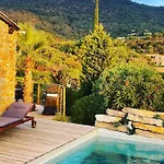 فيلة Perla Saint-tropez Sur Mer, 3-5 Chambres, Vue Mer, Piscine Chauffee Avril A Octobre *