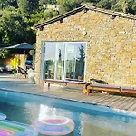 فيلة Perla Saint-tropez Sur Mer, 3-5 Chambres, Vue Mer, Piscine Chauffee Avril A Octobre كافالير سور مير