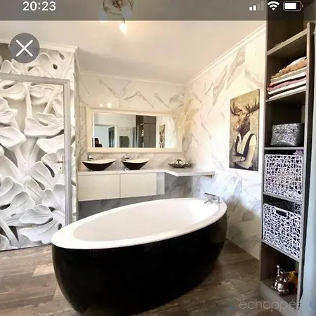 Perla Saint-tropez Sur Mer, 3-5 Chambres, Vue Mer, Piscine Chauffee Avril A Octobre *