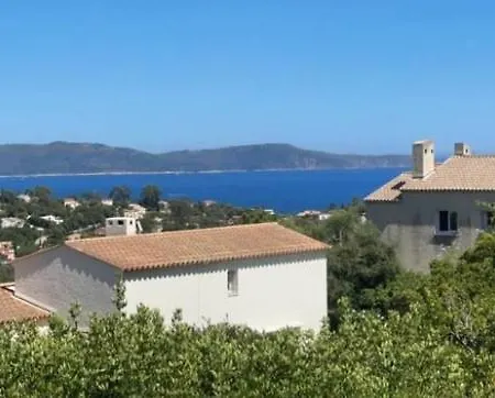 Villa Perla Saint-tropez Sur Mer, 3-5 Chambres, Vue Mer, Piscine Chauffee Avril A Octobre Cavalaire-sur-Mer