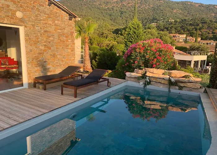 Perla Saint-tropez Sur Mer, 3-5 Chambres, Vue Mer, Piscine Chauffee Avril A Octobre Villa *