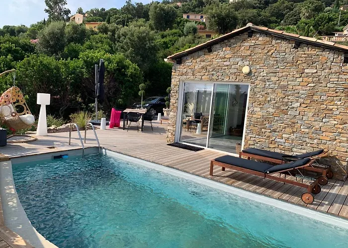 Perla Saint-tropez Sur Mer, 3-5 Chambres, Vue Mer, Piscine Chauffee Avril A Octobre Villa