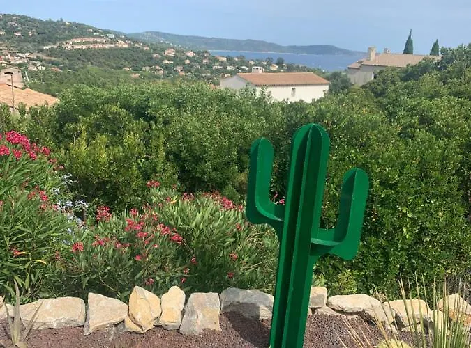 Perla Saint-tropez Sur Mer, 3-5 Chambres, Vue Mer, Piscine Chauffee Avril A Octobre *