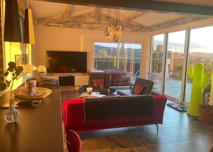 Perla Saint-tropez Sur Mer, 3-5 Chambres, Vue Mer, Piscine Chauffee Avril A Octobre Villa